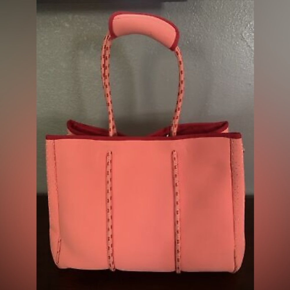 QOGiR Neoprene Multipurpose Beach Bag Tote with Inner Zipper Pocket